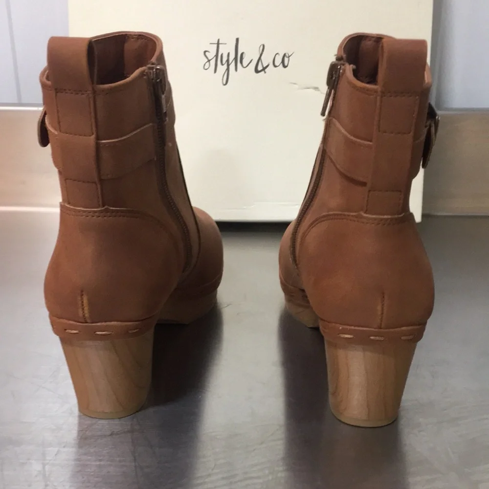 New WB Woman’s Style & Co. Women's Brown Ankle Boots